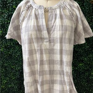 Hem & Thread - Light Gray Plaid Short-Sleeve Women’s Top